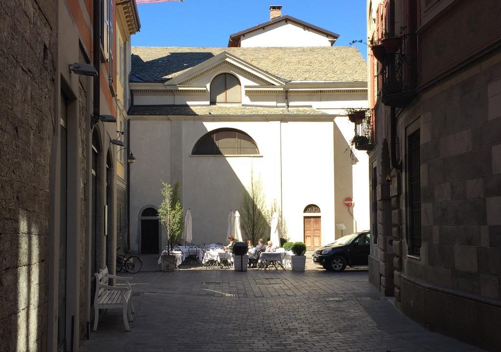 Ancient Courtyard Bonanomi In Como Historic Centre 客房 照片