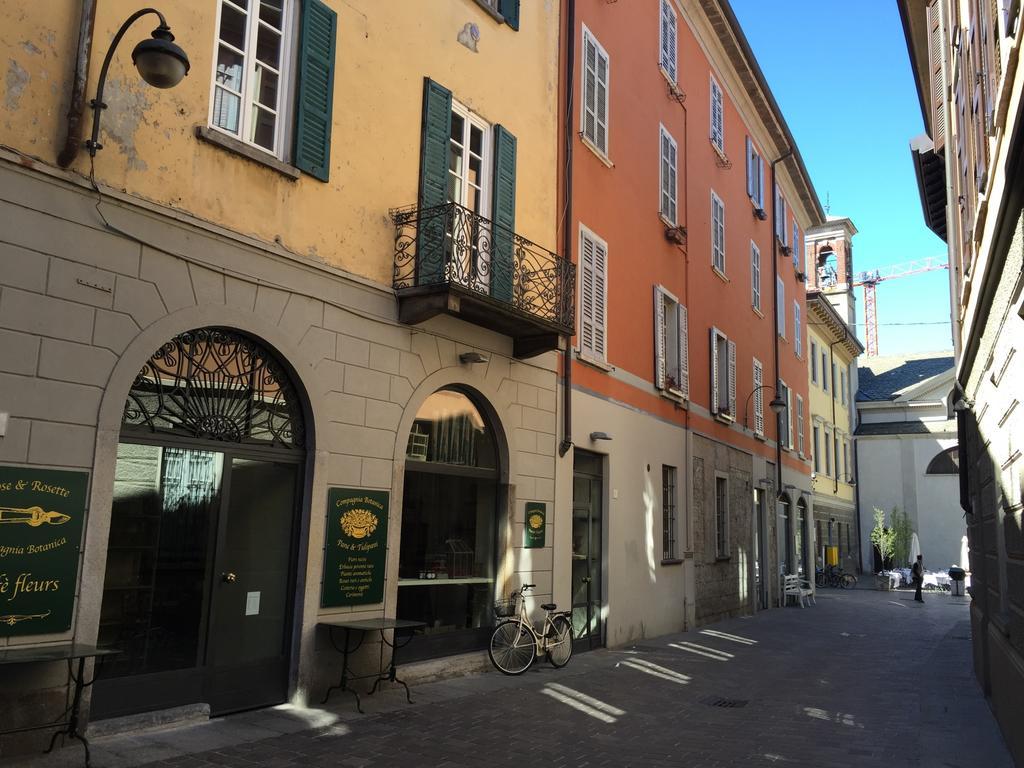 Ancient Courtyard Bonanomi In Como Historic Centre 客房 照片
